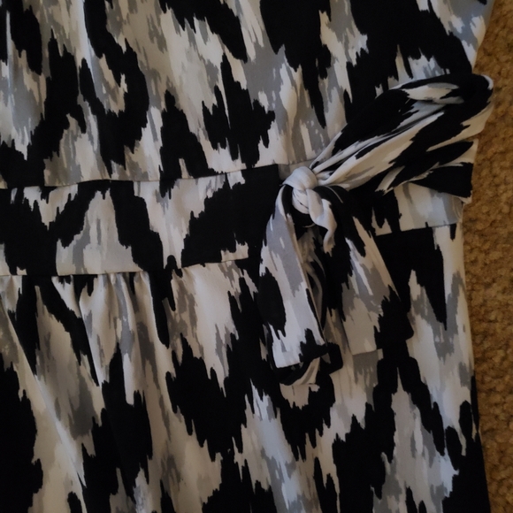 🖤🤍Cato Girl Maxi Dress 🤍🖤 - Picture 3 of 4